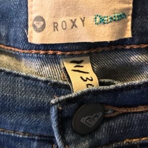 Roxy Women’s NWOT Skinny Jeans Juniors size 11/30